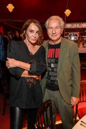 abb Palazzo Anouschka Renzi and Klaus Wowereit as guests at the gala premiere of Kolja Kleeberg and Hans Peter Wodarz 17 Dinner Show Unikate at PALAZZO Spiegelpalast on 07 11 2025 in Berlin Berlin Germany