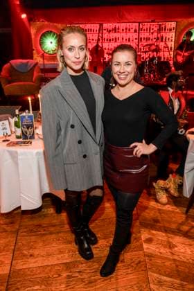 abb Palazzo Sina Tkotsch and Sarah Tkotsch as guests at the gala premiere of Kolja Kleeberg and Hans Peter Wodarz 17 Dinner Show Unikate at PALAZZO Spiegelpalast on 07 11 2025 in Berlin Berlin Germany