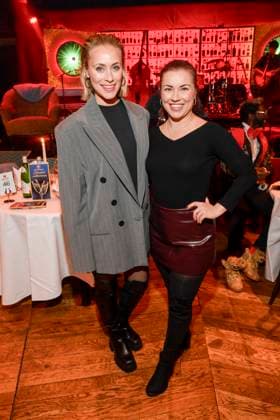 abb Palazzo Sina Tkotsch and Sarah Tkotsch as guests at the gala premiere of Kolja Kleeberg and Hans Peter Wodarz 17 Dinner Show Unikate at PALAZZO Spiegelpalast on 07 11 2025 in Berlin Berlin Germany