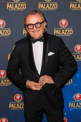 Gala Premiere 2025 of the Palazzo Dinner Show at the Spiegelpalast in Berlin Berlin, 7 11 2025 Lo Graf von Blickensdorf at the Gala Premiere 2025 of the Palazzo Dinner Show at the Spiegelpalast in Berlin Berlin Copyright: xMatthiasxGränzdörferx