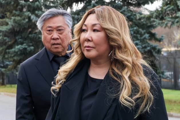 RUSSIA, MOSCOW - NOVEMBER 8, 2025: Singer Anita Tsoi arrives for a farewell ceremony for the late Soviet and Russian TV host and actor Yuri Nikolayev at the Troyekurovo funeral home. Yuri Nikolayev passed away on 4 November 2025 at the age of 76 Moscow Russia  - ZUMAt113 20251108_zaa_t113_087 Copyright: xVladimirxGerdox