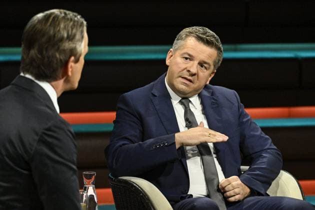 Markus Lanz (li.) und Sven Schulze 11 25 her Markus Lanz (li.) mit Sven Schulze am 4. November 2025 in Markus Lanz , ZDF TV Fernsehen Talkshow Talk Show Deutschland deutsch deutsche deutscher Mann Männer Politiker Politik CDU Sachsen-Anhalt Minister Landesminister Spitzenkandidat Mann Italien italienisch italienischer italienisch-deutscher Moderator Fotografie Fotograf Journalist Journalismus journalism journalist author writer host presenter german-italian presenter photographer german politician quer halb sitzend sprechend gestikulierend *** Markus Lanz li and Sven Schulze 11 25 her Markus Lanz li with Sven Schulze on November 4, 2025 in Markus Lanz , ZDF TV television talk show talk show Germany german german man men polit