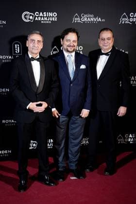 Antenas de Oro Awards 2025 The president of the Federation of Spanish Radio and Television Associations, Juan Ignacio Ocana i and journalist David Felipe Arranz c , during the photocall prior to the presentation of the Antenas de Oro Awards, at the Casino de Aranjuez, on November 8, 2025, in Aranjuez, Madrid Spain The Federation of Spanish Radio and Television Associations has celebrated the 52nd edition of the Golden Antenna Awards, which recognize the work of the most relevant figures of the year in television, radio and media 08 NOVEMBER 2025 GOLDEN ANTENAS AWARDS CASINO RADIO TELE MEDIA A Pé Aranjuez Madrid Aranjuez Madrid Madrid Espana  Copyright: xA.xPÃ rezxMecax 7086981