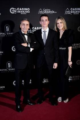 Antenas de Oro Awards 2025 The president of the Federation of Spanish Radio and Television Associations, Juan Ignacio Ocana i and journalist Julián Garvín c , during the photocall prior to the presentation of the Antenas de Oro Awards, at the Casino de Aranjuez, on November 8, 2025, in Aranjuez, Madrid Spain The Federation of Spanish Radio and Television Associations has held the 52nd edition of the Golden Antenna Awards, which recognize the work of the most relevant figures of the year in television, radio and media 08 NOVEMBER 2025 GOLDEN ANTENAS AWARDS CASINO RADIO TELE MEDIA A Pé Aranjuez Madrid Aranjuez Madrid Aranjuez Madrid Spain  Copyright: xA.xPÃ rezxMecax 7087115