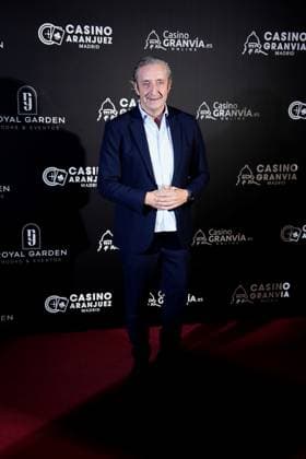 Antenas de Oro Awards 2025 The journalist Josep Pedrerol during the photocall prior to the presentation of the Antenas de Oro Awards, at the Casino de Aranjuez, on November 8, 2025, in Aranjuez, Madrid Spain The Federation of Associations of Radio and Television of Spain has celebrated the 52nd edition of the Antena de Oro Awards, which recognize the most relevant figures of the year in television, radio and media, which recognize the work of the most relevant figures of the year in television, radio and media 08 NOVEMBER 2025 GOLDEN ANTENAS AWARDS CASINO RADIO TELE MEDIA A Pé Aranjuez Madrid Aranjuez Madrid Madrid Espana  Copyright: xA.xPÃ rezxMecax 7087199
