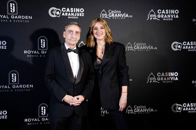 Antenas de Oro Awards 2025 The president of the Spanish Federation of Radio and Television Associations, Juan Ignacio Ocana i and journalist Sandra Barneda d , during the photocall prior to the presentation of the Antenas de Oro Awards, at the Casino de Aranjuez, on November 8, 2025, in Aranjuez, Madrid Spain The Federation of Spanish Radio and Television Associations has held the 52nd edition of the Golden Antenna Awards, which recognize the work of the most relevant figures of the year in television, radio and media 08 NOVEMBER 2025 GOLDEN ANTENAS AWARDS CASINO RADIO TELE MEDIA A Pé Aranjuez Madrid Aranjuez Madrid Madrid Espana  Copyright: xA.xPÃ rezxMecax 7087221
