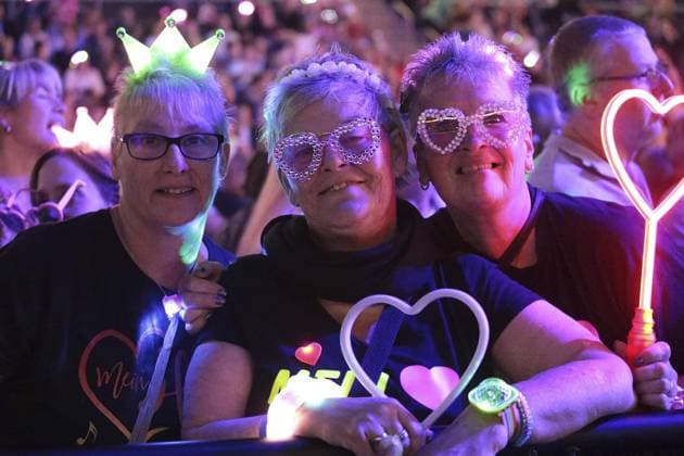 The Schlager Night of the Year 2025 in the Arena Oberhausen FOR EDITORIAL PURPOSES ONLY EDITORIAL USE ONLY p Schlager fans at the Schlager Night of the Year 2025 on Saturday, November 08, 2025 in the Arena Oberhausen Photo Frank Oppitz FUNKE Foto Services p Bun Deutschland NRW Oberhausen Copyright FrankxOppitz Copyright: FrankxOppitz doc836fftwdhih108920kel ,EDITORIAL USE ONLY Copyright: FrankxOppitz