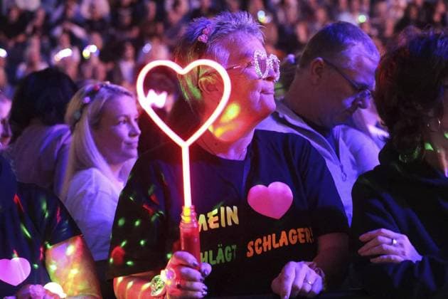 The Schlager Night of the Year 2025 in the Arena Oberhausen FOR EDITORIAL PURPOSES ONLY EDITORIAL USE ONLY p Schlager fans at the Schlager Night of the Year 2025 on Saturday, November 08, 2025 in the Arena Oberhausen Photo Frank Oppitz FUNKE Foto Services p Bun Deutschland NRW Oberhausen Copyright FrankxOppitz Copyright: FrankxOppitz doc836ffu29isp2wf4i4f2 ,EDITORIAL USE ONLY Copyright: FrankxOppitz