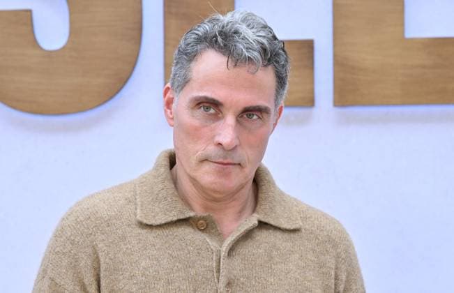 ˜The Diplomat™ FYC Event Rufus Sewell arriving to ˜The Diplomat™ FYC event held at the Netflix Tudum Theater on November 8, 2025 in Hollywood, Ca. Hollywood Netflix Tudum Theater California USA Copyright: xLISAxOConnor xAFF-USA.COMx