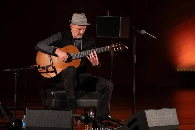 Wolfgang Muthspiel performs in Madrid, Spain - 08 Nov 2025 Austrian jazz guitarist Wolfgang Muthspiel performs during the JAZZMADRID concert at the Fernanda Gómez Theatre in Madrid. Madrid Spain Copyright: xAtilanoxGarciax xSOPAxImagesx FOTO55124