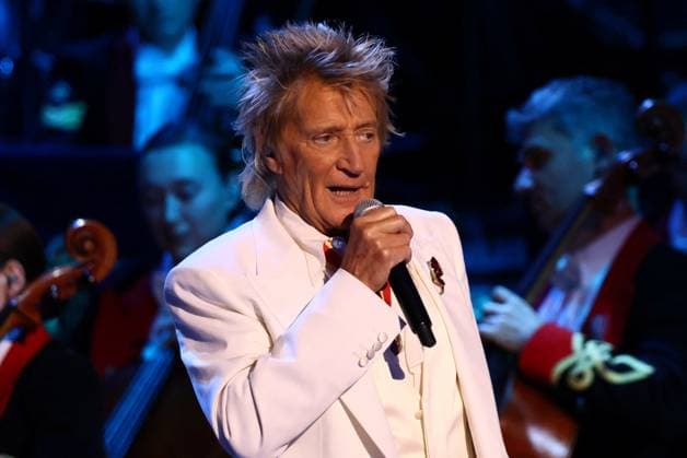 Royal British Legion Festival of Remembrance, in London Rod Stewart performs during the Royal British Legion Festival of Remembrance, an annual event honouring military service members, which holds special significance in 2025 as it marks the 80th anniversary of the end of World War Two, at the Royal Albert Hall in London, Britain, November 8, 2025., Credit:Jack Taylor Avalon UNITED KINGDOM, LONDON  Copyright: xJackxTaylorx xAvalonx 1051236592