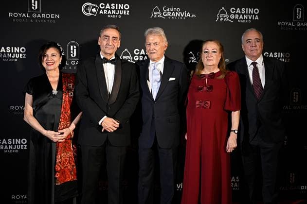 Premios Antenas de Oro Awards 2025 Familiar faces during the photocall prior to the presentation of the Antenas de Oro Awards, at the Casino de Aranjuez, on November 8, 2025, in Aranjuez, Madrid Spain The Federation of Spanish Radio and Television Associations has celebrated the 52nd edition of the Antena de Oro Awards, which recognize the work of the most relevant figures of the year in television, radio and media, which recognize the work of the most relevant figures of the year in television, radio and media 08 NOVEMBER 2025 GOLDEN ANTENAS AWARDS CASINO RADIO TELE MEDIA A Pé Aranjuez Madrid Aranjuez Madrid Madrid Espana  Copyright: xA.xPÃ rezxMecax 7087562