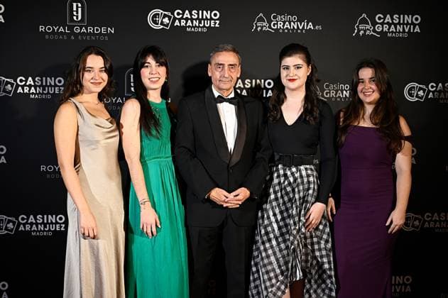 Premios Antenas de Oro Awards 2025 Familiar faces during the photocall prior to the presentation of the Antenas de Oro Awards, at the Casino de Aranjuez, on November 8, 2025, in Aranjuez, Madrid Spain The Federation of Spanish Radio and Television Associations has celebrated the 52nd edition of the Antena de Oro Awards, which recognize the work of the most relevant figures of the year in television, radio and media, which recognize the work of the most relevant figures of the year in television, radio and media 08 NOVEMBER 2025 GOLDEN ANTENAS AWARDS CASINO RADIO TELE MEDIA A Pé Aranjuez Madrid Aranjuez Madrid Madrid Espana  Copyright: xA.xPÃ rezxMecax 7087563