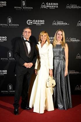 Premios Antenas de Oro Awards 2025 Familiar faces during the photocall prior to the presentation of the Antenas de Oro Awards, at the Casino de Aranjuez, on November 8, 2025, in Aranjuez, Madrid Spain The Federation of Spanish Radio and Television Associations has celebrated the 52nd edition of the Antena de Oro Awards, which recognize the work of the most relevant figures of the year in television, radio and media, which recognize the work of the most relevant figures of the year in television, radio and media 08 NOVEMBER 2025 GOLDEN ANTENAS AWARDS CASINO RADIO TELE MEDIA A Pé Aranjuez Madrid Aranjuez Madrid Madrid Espana  Copyright: xA.xPÃ rezxMecax 7087566
