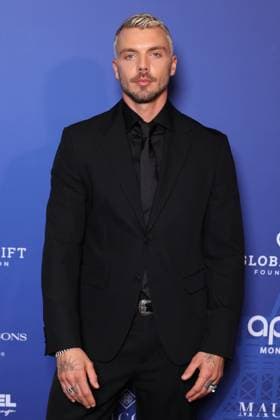 Paris Global Gift Gala - Paris Jonathan Jenvrin attends the Paris Global Gift Gala in Paris, France on Novmber 08, 2025. Photo by Jerome Domine ABACAPRESS.COM France  Copyright: xDominexJerome ABACAx