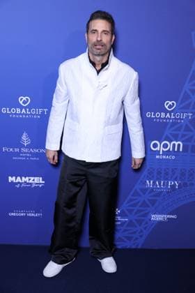 Paris Global Gift Gala - Paris Richard Orlinski attends the Paris Global Gift Gala in Paris, France on Novmber 08, 2025. Photo by Jerome Domine ABACAPRESS.COM France  Copyright: xDominexJerome ABACAx