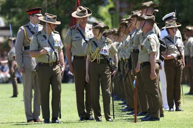PRINCESS ANNE VISIT, Her Royal Highness Princess Anne inspects the Centenary Parade at Victoria Barracks in Sydney, New South Wales, Sunday, November 9th, 2025. Princess Anne is visiting Australia to mark the Centenary of the Royal Australian Corps of Signals. ( NO ARCHIVING Sydney New South Wales Australia  Copyright: xDamianxShawx 20251109185327169760