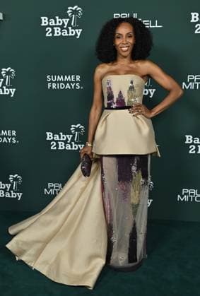 2025 Baby2Baby Gala June Ambrose arriving to the 2025 Baby2Baby Gala presented by Paul Mitchell at the Pacific Design Center on November 8, 2025 in West Hollywood, Ca. West Hollywood Pacific Design Center California USA Copyright: xLisaxOConnor xAFF-USA.COMx