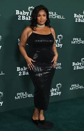 2025 Baby2Baby Gala Lizzo arriving to the 2025 Baby2Baby Gala presented by Paul Mitchell at the Pacific Design Center on November 8, 2025 in West Hollywood, Ca. West Hollywood Pacific Design Center California USA Copyright: xLisaxOConnor xAFF-USA.COMx