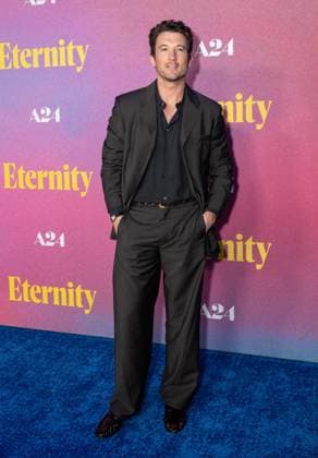 November 8, 2025, Bronx, New York, USA: Miles Teller attends Eternity premiere at Regal Union Square in New York, NY on November 8, 2025. Bronx USA - ZUMAr339 20251108_znp_r339_034 Copyright: xLevxRadinx