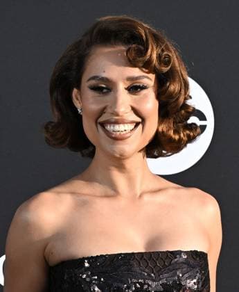 2025 Rock & Roll Hall of Fame Induction Ceremony Raye arriving to the 2025 Rock & Roll Hall of Fame Induction Ceremony held at the Peacock Theater on November 8, 2025 in Los Angeles, Ca. Los Angeles Peacock Theater California USA Copyright: xStarbuck AFF-USA.COMx