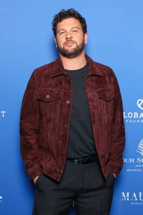The Global Gift Gala at Four Seasons Hotel George V in Paris Gala Global Gift a l hotel Four Seasons George V a Paris Claudio Capeo 450500 2025 11 08 Paris France  Copyright: xSebastienxFremontx xStarfacex STAR_450500_037