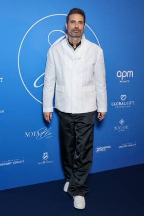 The Global Gift Gala at Four Seasons Hotel George V in Paris Gala Global Gift a l hotel Four Seasons George V a Paris Richard Orlinski 450500 2025 11 08 Paris France  Copyright: xSebastienxFremontx xStarfacex STAR_450500_049