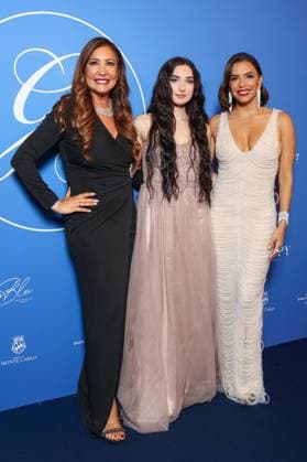 The Global Gift Gala at Four Seasons Hotel George V in Paris Global Gift Gala at Four Seasons Hotel George V in Paris Maria Bravo, Amalia Nicola and Eva Longoria 450500 2025 11 08 Paris France  Copyright: xSebastienxFremontx xStarfacex STAR_450500_135