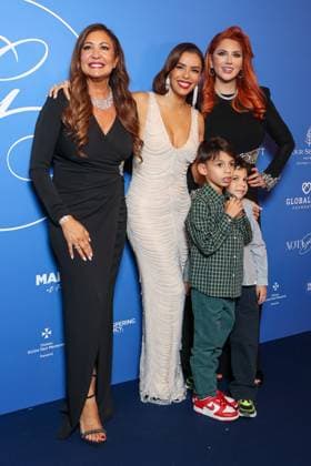 The Global Gift Gala at Four Seasons Hotel George V in Paris Global Gift Gala at Four Seasons Hotel George V in Paris Maria Bravo, Eva Longoria and Ellie Greenberg 450500 2025 11 08 Paris France  Copyright: xSebastienxFremontx xStarfacex STAR_450500_138