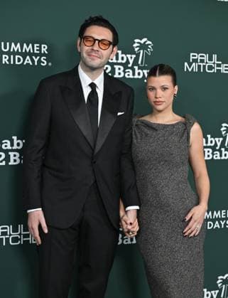 2025 Baby2Baby Gala Elliot Grainge and Sofia Richie arriving to the 2025 Baby2Baby Gala presented by Paul Mitchell at the Pacific Design Center on November 8, 2025 in West Hollywood, Ca. West Hollywood Pacific Design Center California USA Copyright: xLISAxOConnor xAFF-USA.COMx