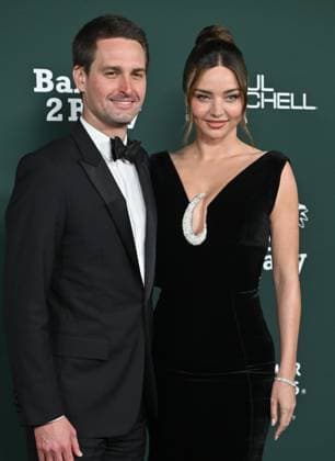 2025 Baby2Baby Gala Evan Spiegel and Miranda Kerr arriving to the 2025 Baby2Baby Gala presented by Paul Mitchell at the Pacific Design Center on November 8, 2025 in West Hollywood, Ca. West Hollywood Pacific Design Center California USA Copyright: xLISAxOConnor xAFF-USA.COMx