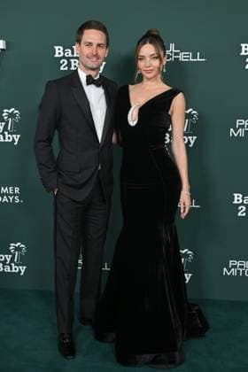 2025 Baby2Baby Gala Evan Spiegel and Miranda Kerr arriving to the 2025 Baby2Baby Gala presented by Paul Mitchell at the Pacific Design Center on November 8, 2025 in West Hollywood, Ca. West Hollywood Pacific Design Center California USA Copyright: xLISAxOConnor xAFF-USA.COMx