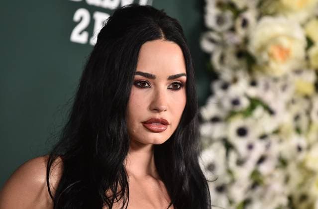 2025 Baby2Baby Gala Demi Lovato arriving to the 2025 Baby2Baby Gala presented by Paul Mitchell at the Pacific Design Center on November 8, 2025 in West Hollywood, Ca. West Hollywood Pacific Design Center California USA Copyright: xLISAxOConnor xAFF-USA.COMx