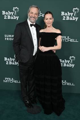 2025 Baby2Baby Gala Judd Apatow and Leslie Mann arriving to the 2025 Baby2Baby Gala presented by Paul Mitchell at the Pacific Design Center on November 8, 2025 in West Hollywood, Ca. West Hollywood Pacific Design Center California USA Copyright: xLISAxOConnor xAFF-USA.COMx
