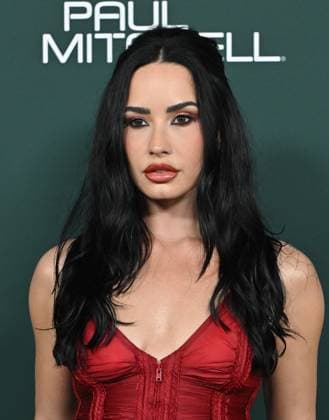 2025 Baby2Baby Gala Demi Lovato arriving to the 2025 Baby2Baby Gala presented by Paul Mitchell at the Pacific Design Center on November 8, 2025 in West Hollywood, Ca. West Hollywood Pacific Design Center California USA Copyright: xLISAxOConnor xAFF-USA.COMx