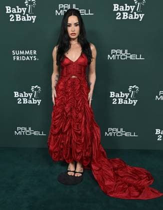 2025 Baby2Baby Gala Demi Lovato arriving to the 2025 Baby2Baby Gala presented by Paul Mitchell at the Pacific Design Center on November 8, 2025 in West Hollywood, Ca. West Hollywood Pacific Design Center California USA Copyright: xLISAxOConnor xAFF-USA.COMx