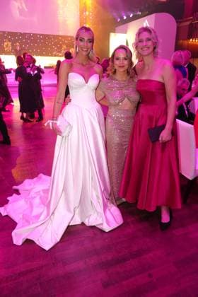 Annika Gassner, Regina Halmich and Britta Heidemann at the 43rd German Sports Press Ball on 8 11 2025 at the Alte Oper in Frankfurt am Main German Sports Press Ball 2025 in Frankfurt am Main