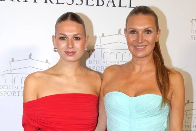 Noemi Peschel and Magdalena Brzeska at the 43rd German Sports Press Ball on 8 11 2025 at the Alte Oper in Frankfurt am Main German Sports Press Ball 2025 in Frankfurt am Main