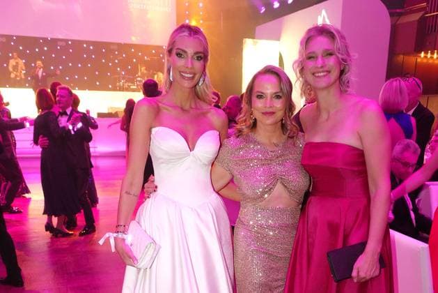 Annika Gassner, Regina Halmich and Britta Heidemann at the 43rd German Sports Press Ball on 8 11 2025 at the Alte Oper in Frankfurt am Main German Sports Press Ball 2025 in Frankfurt am Main