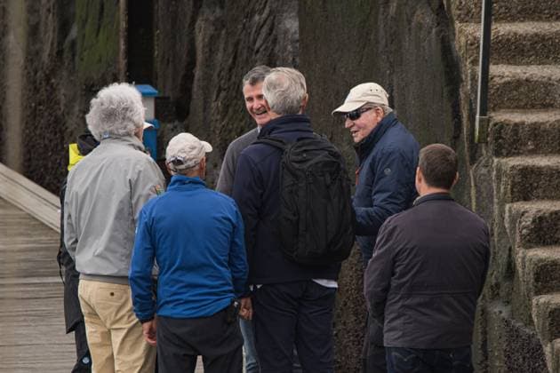 King Juan Carlos I with white cap participates in the second day of the regattas at the Club Naútico de Sanxenxo, on November 9, 2025, in Sanxenxo, Pontevedra, Galicia Spain Juan Carlos I is in the Pontevedra town of Sanxenxo to participate, during this weekend, in the regattas of the eighth series of the Spanish League of 6 meters 09 NOVEMBER 2025 Elena Ferná Sanxenxo, Pontevedra, Galicia Sanxenxo, Pontevedra, Galicia Spain Copyright: xElenaxFernandezx 7088641