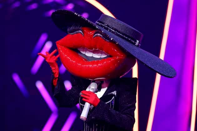 The character Kiss in the ProSieben show The Masked Singer at the MMC Studios in Ossendorf Cologne, 08 11 2025 NRW Germany Copyright: xChristophxHardtx