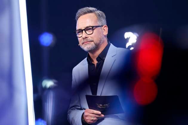 Presenter Matthias Opdenhövel in the Prosieben show The Masked Singer at the MMC Studios in Ossendorf Cologne, 08 11 2025 NRW Germany Copyright: xChristophxHardtx