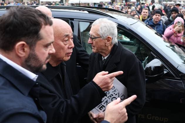 Robert De Niro visits Krakow KRAKOW, POLAND - NOVEMBER 9: Nobu Matsuhisa and Robert De Niro during their visit at Main Square in Krakow, Poland on November 9, 2025. An American actor is planning to launch a new hotel in the reconstructed building in Krakow under the Nobu brand, of which he is a co-owner. Jakub Porzycki Anadolu Krakow Poland. Editorial use only. Please get in touch for any other usage.  Copyright: x2025xAnadoluxJakubxPorzyckix