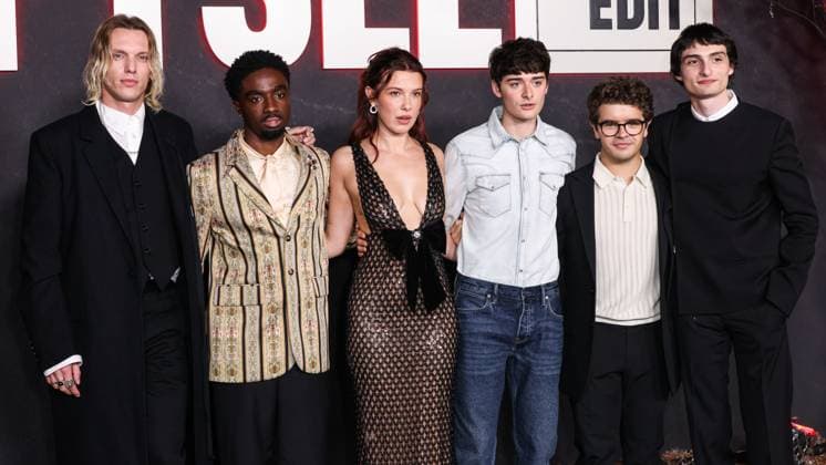 Netflix FYSEE: The Fall Edit - Stranger Things Season 5 FYC Event English actor and singer Jamie Campbell Bower, American actor, singer, and dancer Caleb McLaughlin, British actress and producer Millie Bobby Brown, Canadian-American actor and entrepreneur Noah Schnapp, American actor and singer Gaten Matarazzo and Canadian actor, musician, director, and recording artist Finn Wolfhard arrive at the Netflix FYSEE: The Fall Edit - Stranger Things Season 5 FYC (For Your Consideration) Event held at the Netflix Tudum Theater in Hollywood, Los Angeles, California, United States. Netflix Tudum Theater, Hollywood, Los Angeles, California, USA California United States Copyright: xImagexPressxAgencyx originalFilename: collin-netflixf251109_npLtG.jpg