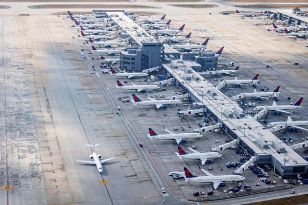 November 9, 2025, Atlanta, Georgia, U.S: The Hartsfield-Jackson Atlanta International Airport in Atlanta, Georgia photographed Sunday, November 9, 2025. Flight delays continued as the United States government shutdown entered its 39th day. Atlanta U.S - ZUMAd149 20251109_zap_d149_018 Copyright: xJamesxD.xDeCampx
