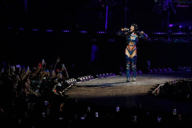 Katy Perry performs in Barcelona Singer Katy Perry during a concert at the Palau Sant Jordi, on November 9, 2025, in Barcelona, Catalonia Spain The concert is part of her tour The Lifetimes Tour 09 NOVEMBER 2025 KATY PERRY SPAIN BARCELONA CATALONIA CONCERT INTERNATIONAL TOUR ARTIST SINGER Kike Rincó Barcelona Catalunya Catalunya Catalunya Espana  Copyright: xKikexRinconx 7090322