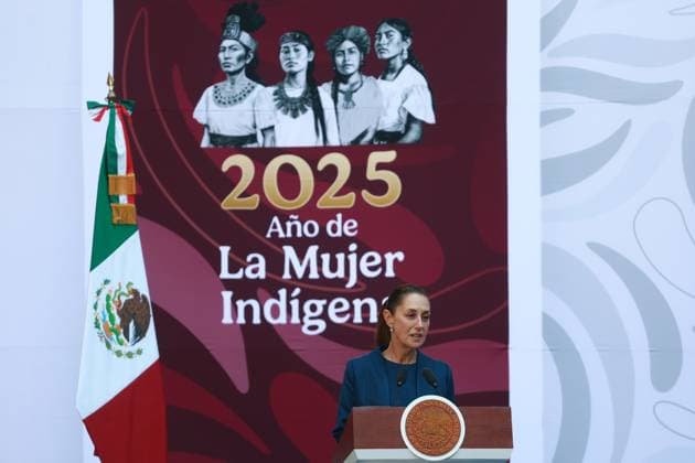 Mexican President Claudia Sheinbaum presents Michoacan for Justice and Peace plan MEXICO CITY, MEXICO - NOVEMBER 09: Mexican President Claudia Sheinbaum attends the presentation of Michoacan for Justice and Peace plan, at the National Palace, in Mexico City, Mexico on November 09, 2025. The plan was presented with the aim of tackling violence and promoting development in the state of Michoacan, following the killing of the local mayor Carlos Manzo. Daniel Cardenas Anadolu Mexico City Mexico. Editorial use only. Please get in touch for any other usage.  Copyright: x2025xAnadoluxDanielxCardenasx