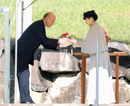 Japan s Princess Aiko Japanese Princess Aiko visits the mausoleum of Emperor Showa, her great-grandfather, at the Musashi imperial mausoleum complex in Hachioji, western Tokyo, on Nov. 10, 2025, ahead of her first official overseas trip to Laos later in the month. (Pool photo)  A14AA0005023093P