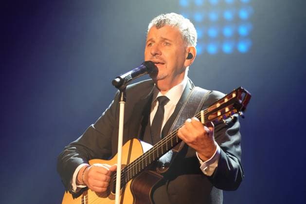 With his charming and soulful voice, the Argentinian enchanted the fans on the Ostalb Semino Rossi Over two hours of entertaining music With his charming and soulful voice, the Argentinian enchanted the fans on the Ostalb Germany, Schwaebisch Gmuend, Concress Centrum Stadtgarten, 09 11 2025 SP_GHR