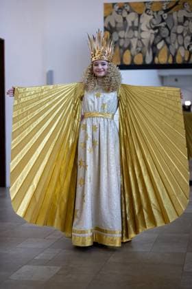 Fitting of the costume for the new Nuremberg Christkind, Nuremberg, 10 11 2025 Nora Falk was elected as the new Nuremberg Christkind in 2025 At a fitting, she appears for the first time in her traditional regalia The costume was made by the costume department of the Nuremberg State 20251110-286A2451-M4000